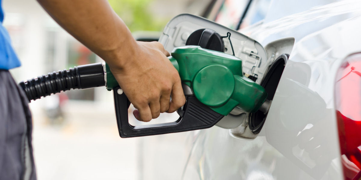 MYTH: Is it OK to fill full tank petrol in summer?